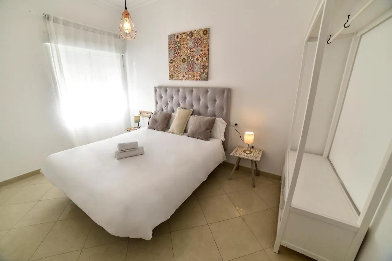 Alohamundi San Leandro Daire Sevilla
