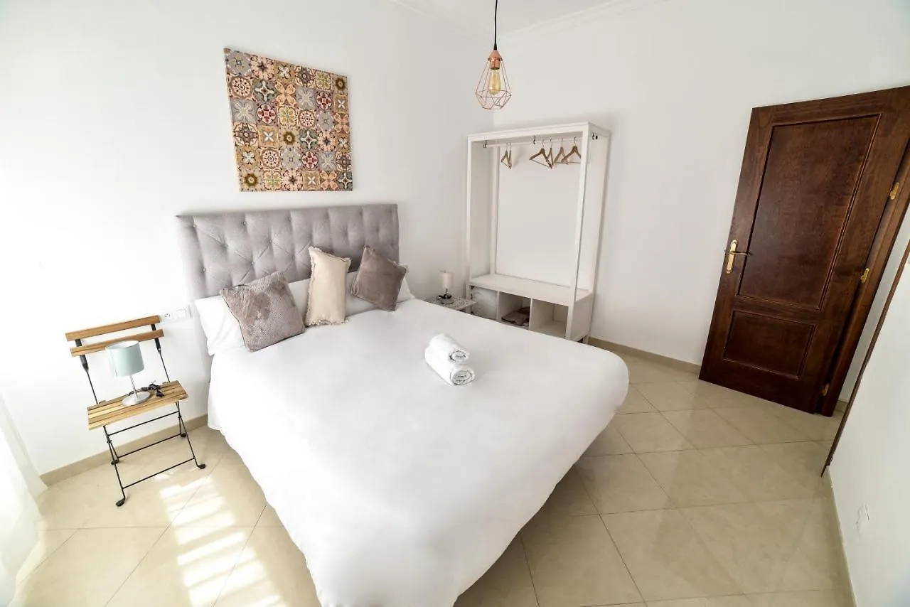 Alohamundi San Leandro Daire Sevilla
